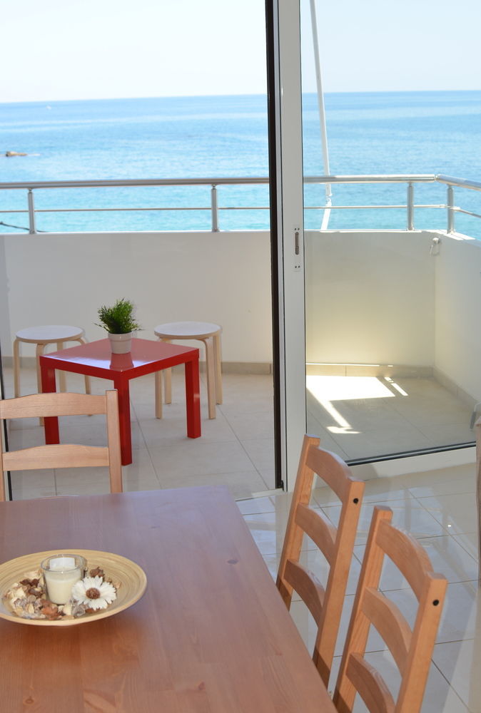 Kalamaki Apartments ภายนอก รูปภาพ
